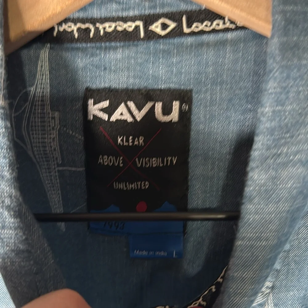 KAVU Men's Denim Blue Casual Button Down Shirt - Picture 6 of 8